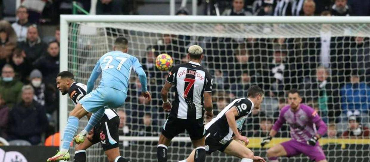 纽卡斯尔前锋连过数人破门终结31场比赛进